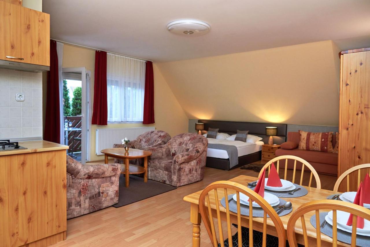 Apartman Brigitte Buekfuerdo Bagian luar foto