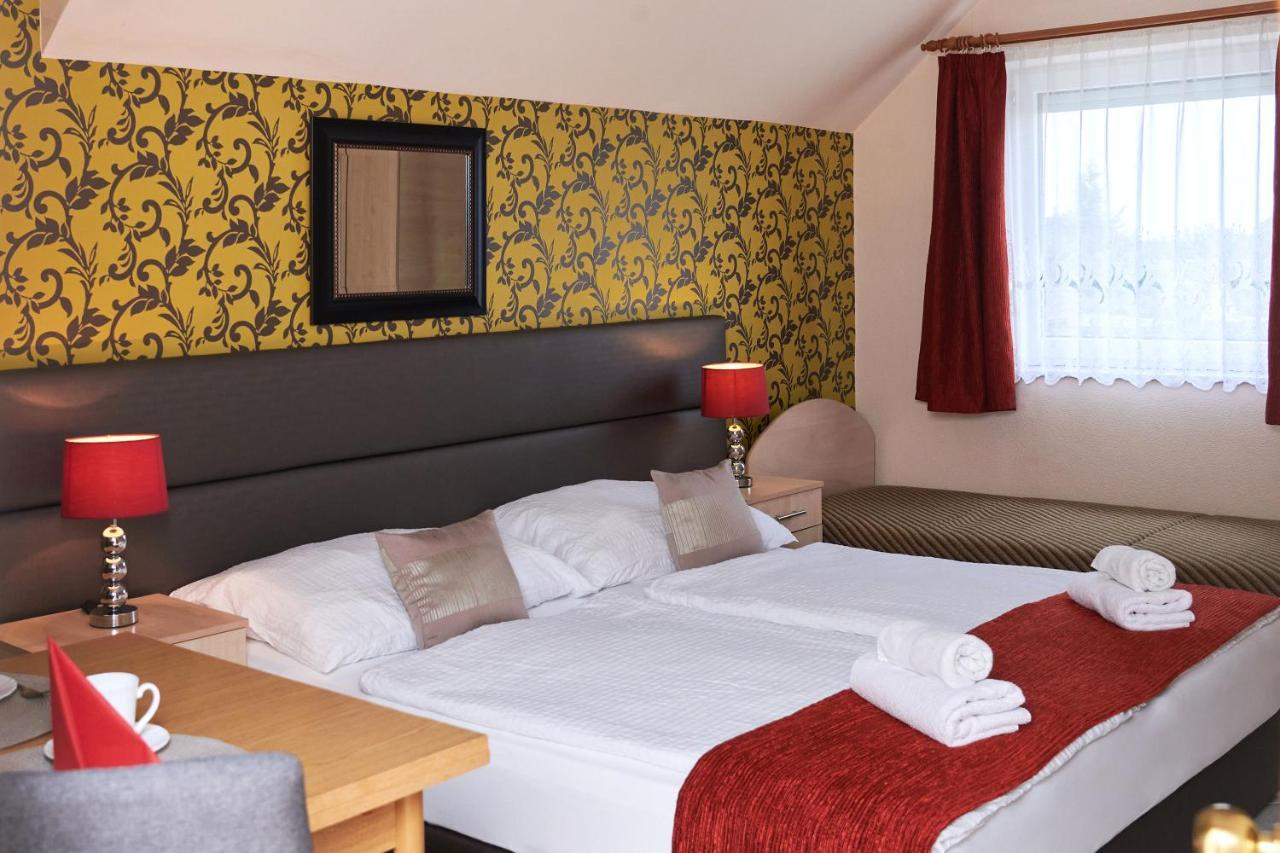 Apartman Brigitte Buekfuerdo Bagian luar foto
